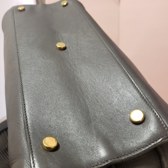 1️⃣0️⃣2️⃣0 Authenticated Saint Laurent Sac de Jour - Picture 13 of 15